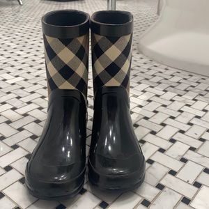 Burberry boots